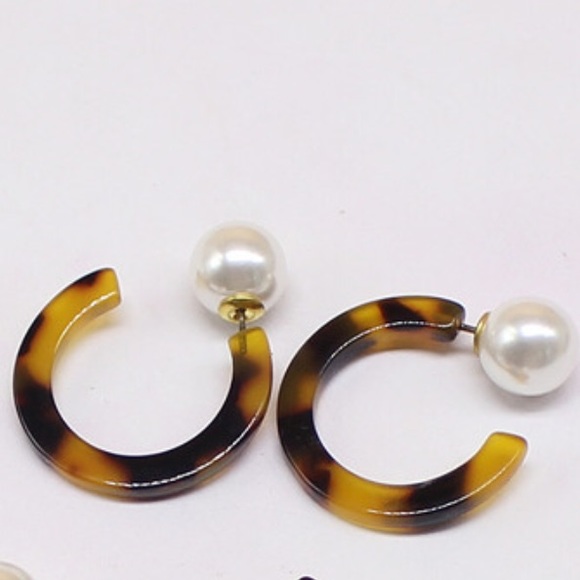 Jewelry - LAST PAIR 2/$15 3/$22 Tortoise Pearl Hoop Earrings